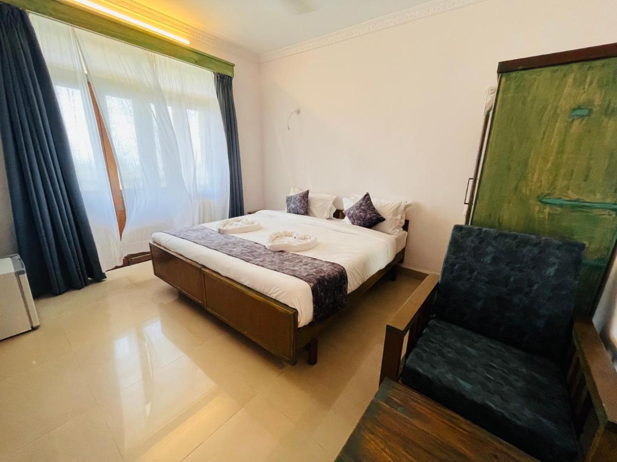Nagas Hotel Satyavati Морджим Екстер'єр фото