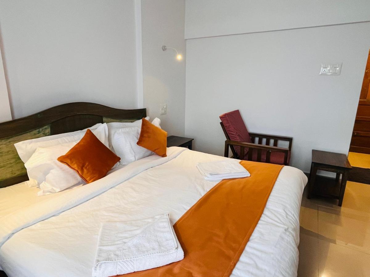 Nagas Hotel Satyavati Морджим Екстер'єр фото