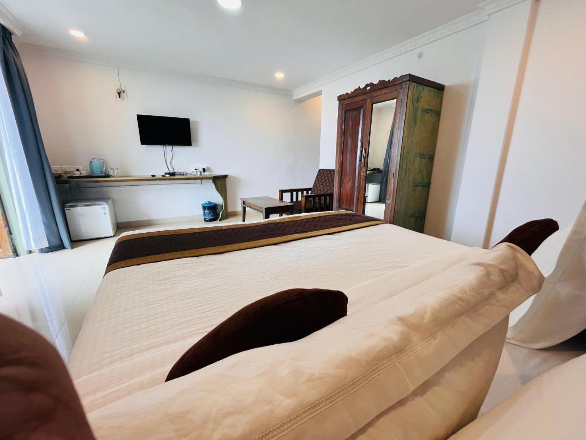 Nagas Hotel Satyavati Морджим Екстер'єр фото