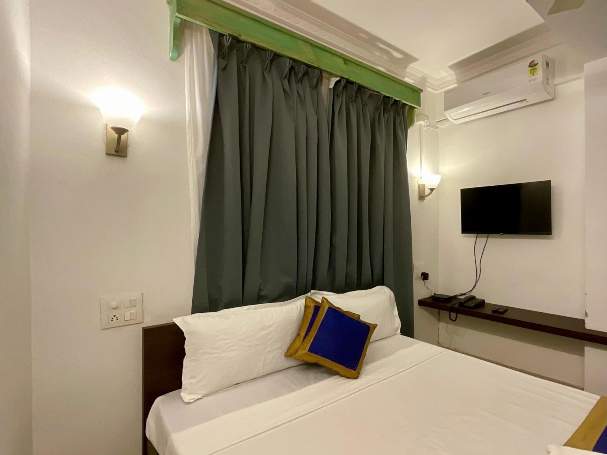 Nagas Hotel Satyavati Морджим Екстер'єр фото