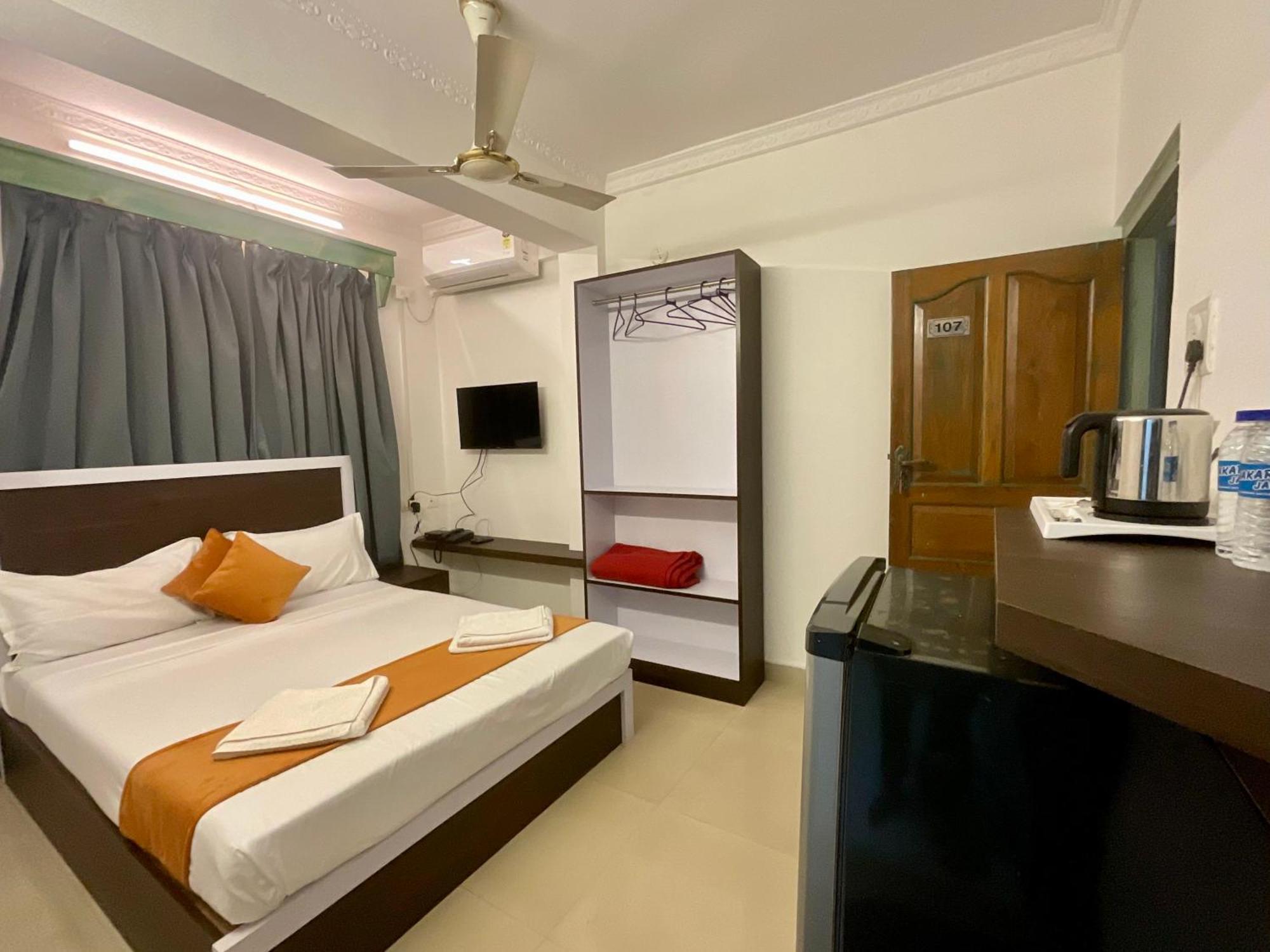 Nagas Hotel Satyavati Морджим Екстер'єр фото