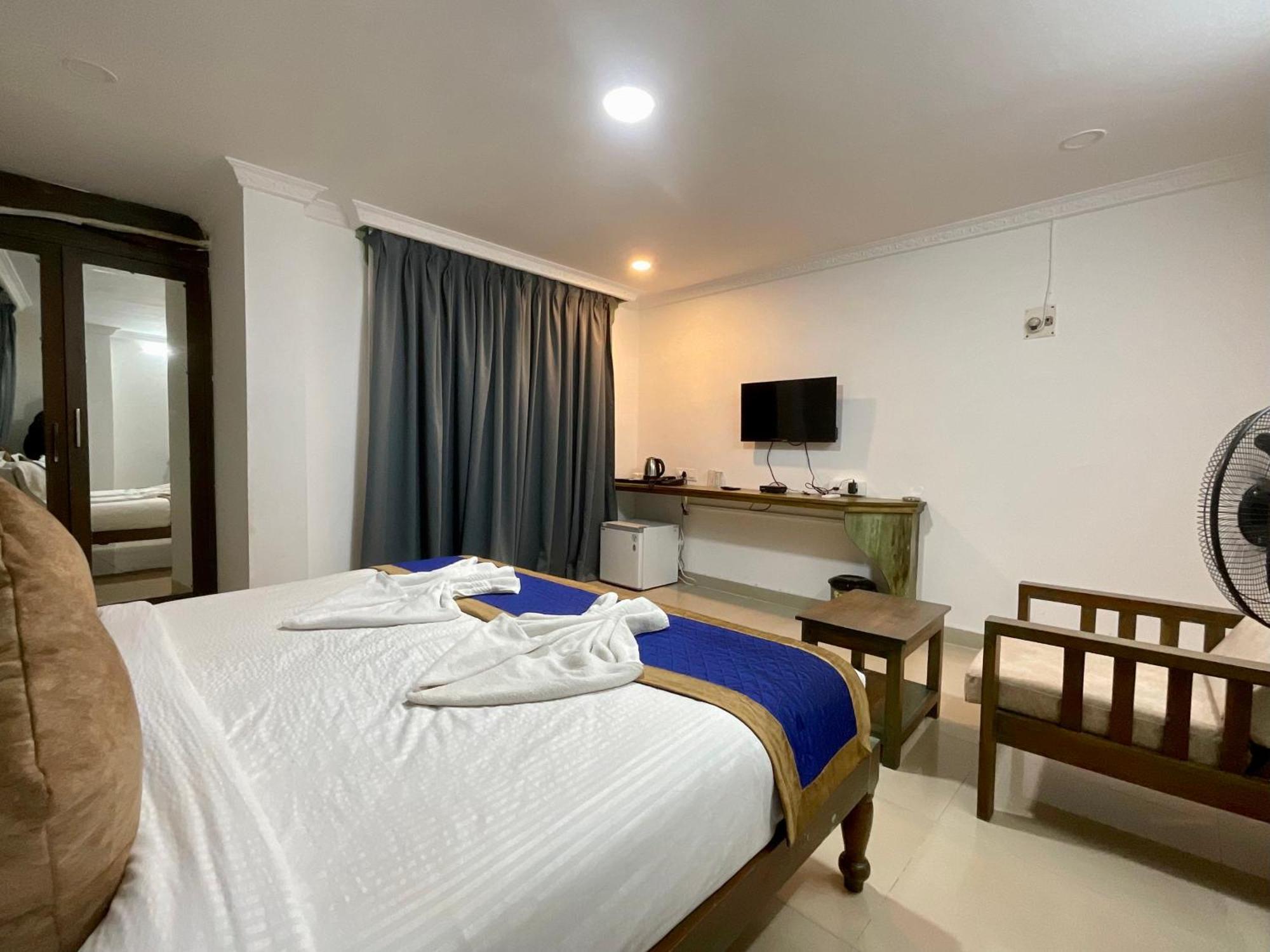 Nagas Hotel Satyavati Морджим Екстер'єр фото