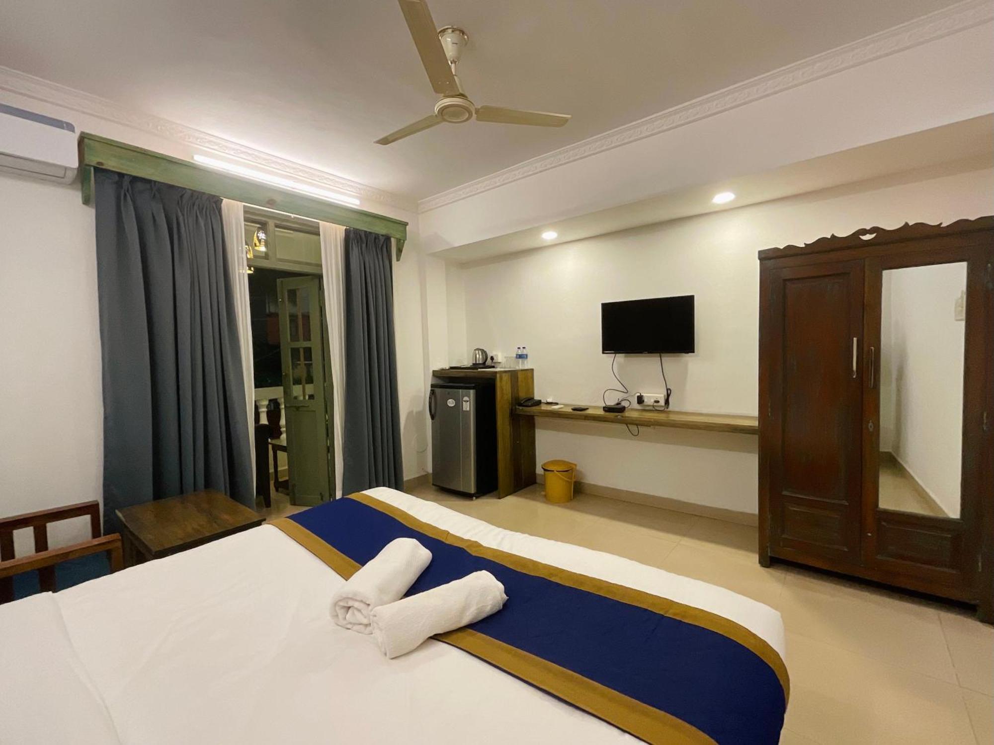 Nagas Hotel Satyavati Морджим Екстер'єр фото