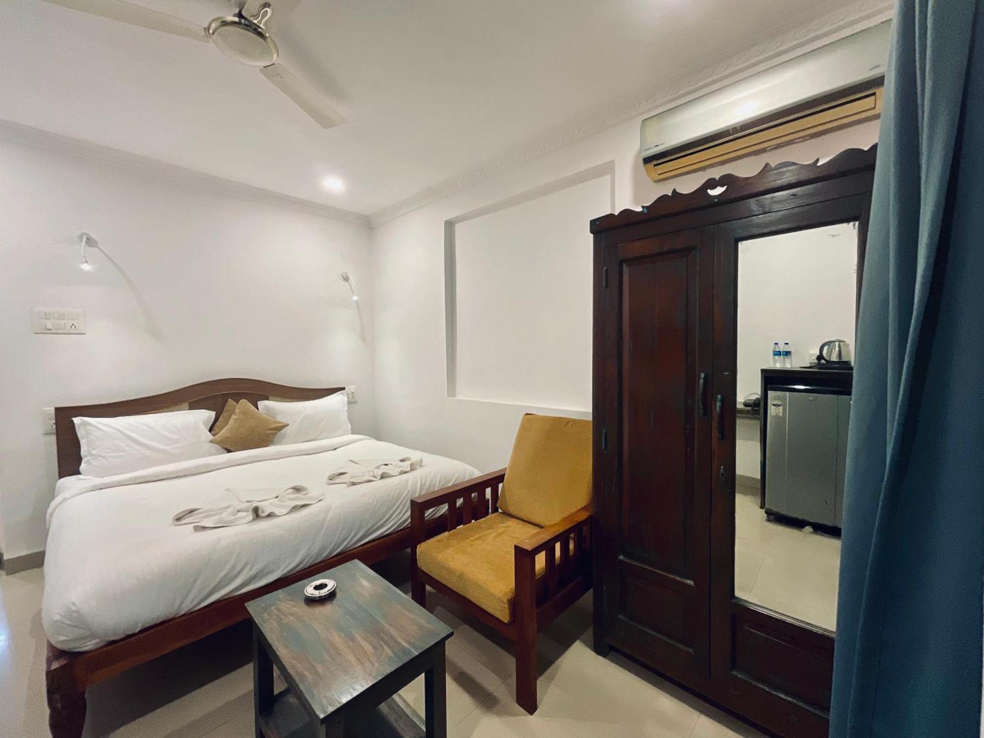 Nagas Hotel Satyavati Морджим Екстер'єр фото