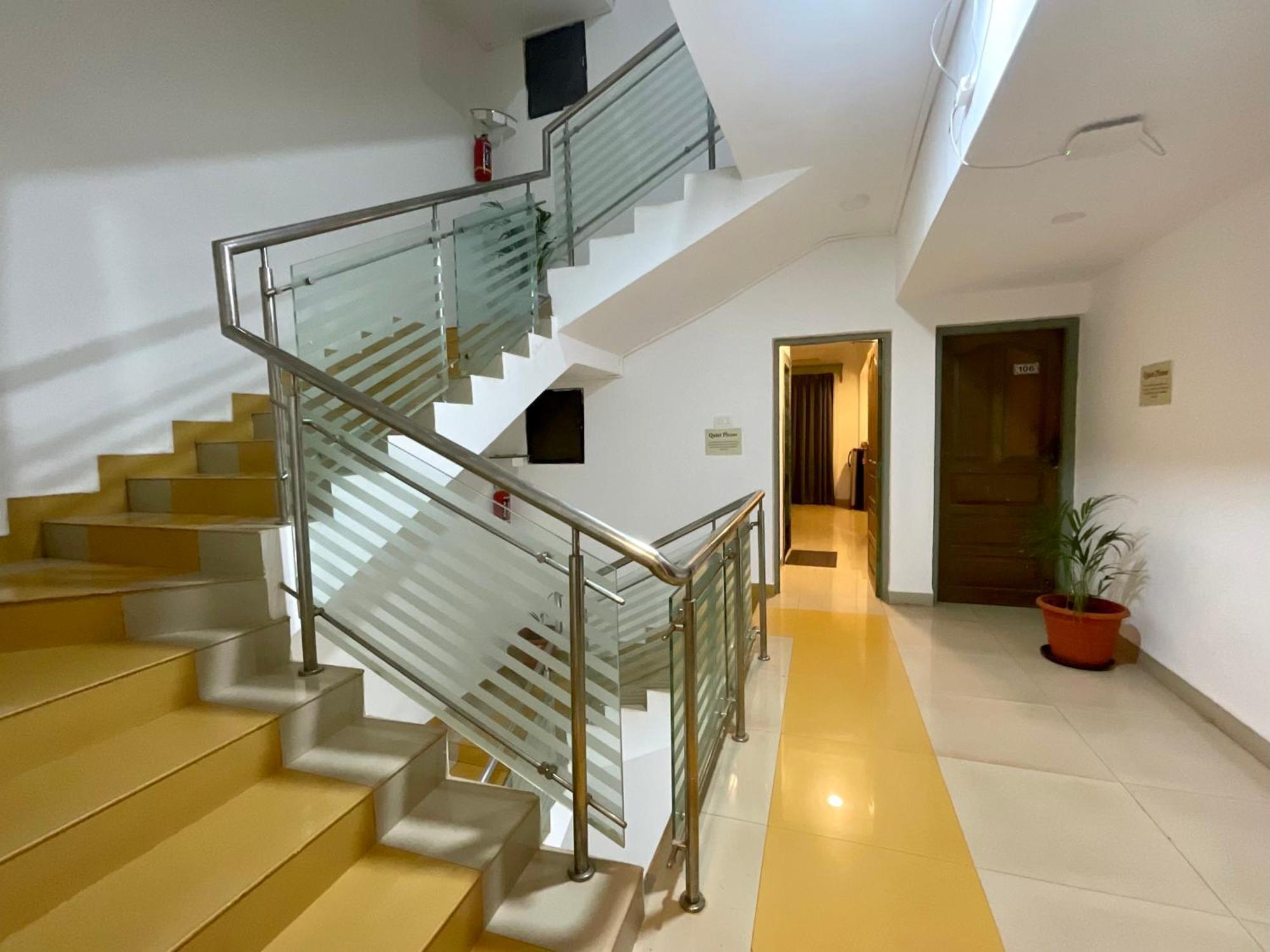 Nagas Hotel Satyavati Морджим Екстер'єр фото