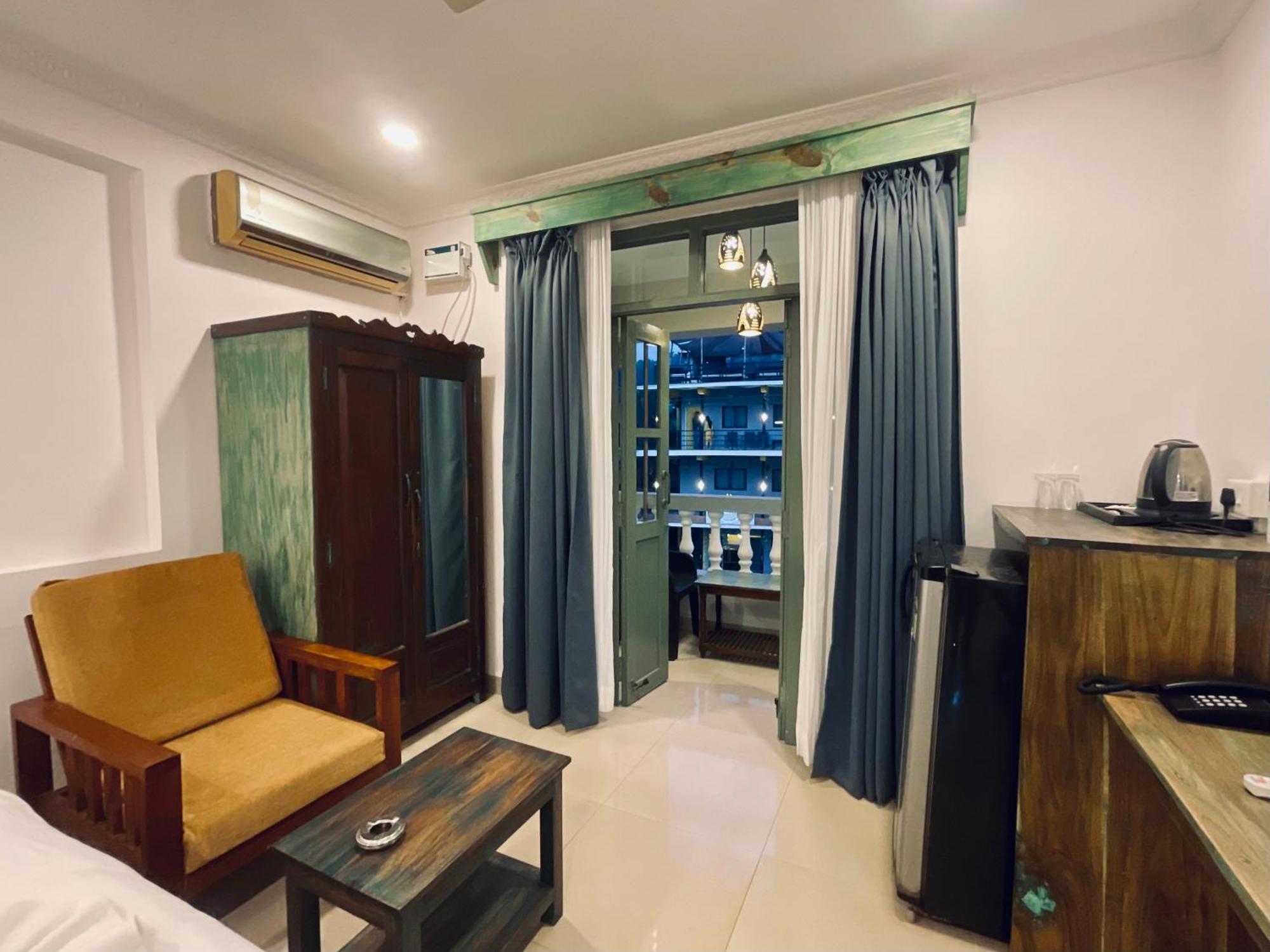 Nagas Hotel Satyavati Морджим Екстер'єр фото